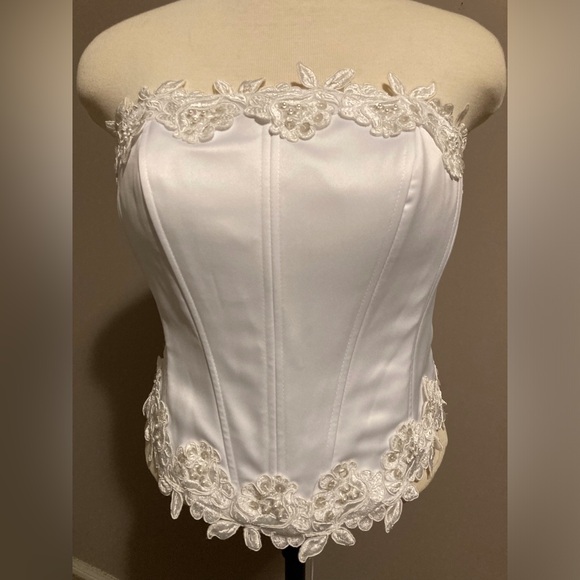 NWOT 2 pc corset wedding gown with scarf/wrap - Picture 5 of 16